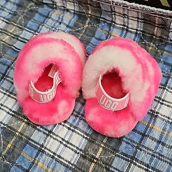 Ugg Pink Baby Slippers sz 0/1 - Picture 2 of 3